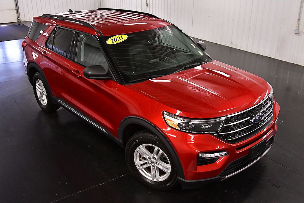 Used 2021 Ford Explorer XLT w/ Equipment Group 202A AWD/4WD image 13