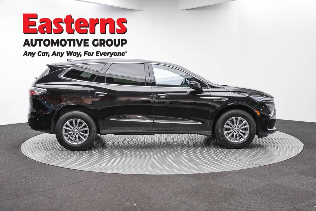 Used 2023 Buick Enclave Essence FWD image 6
