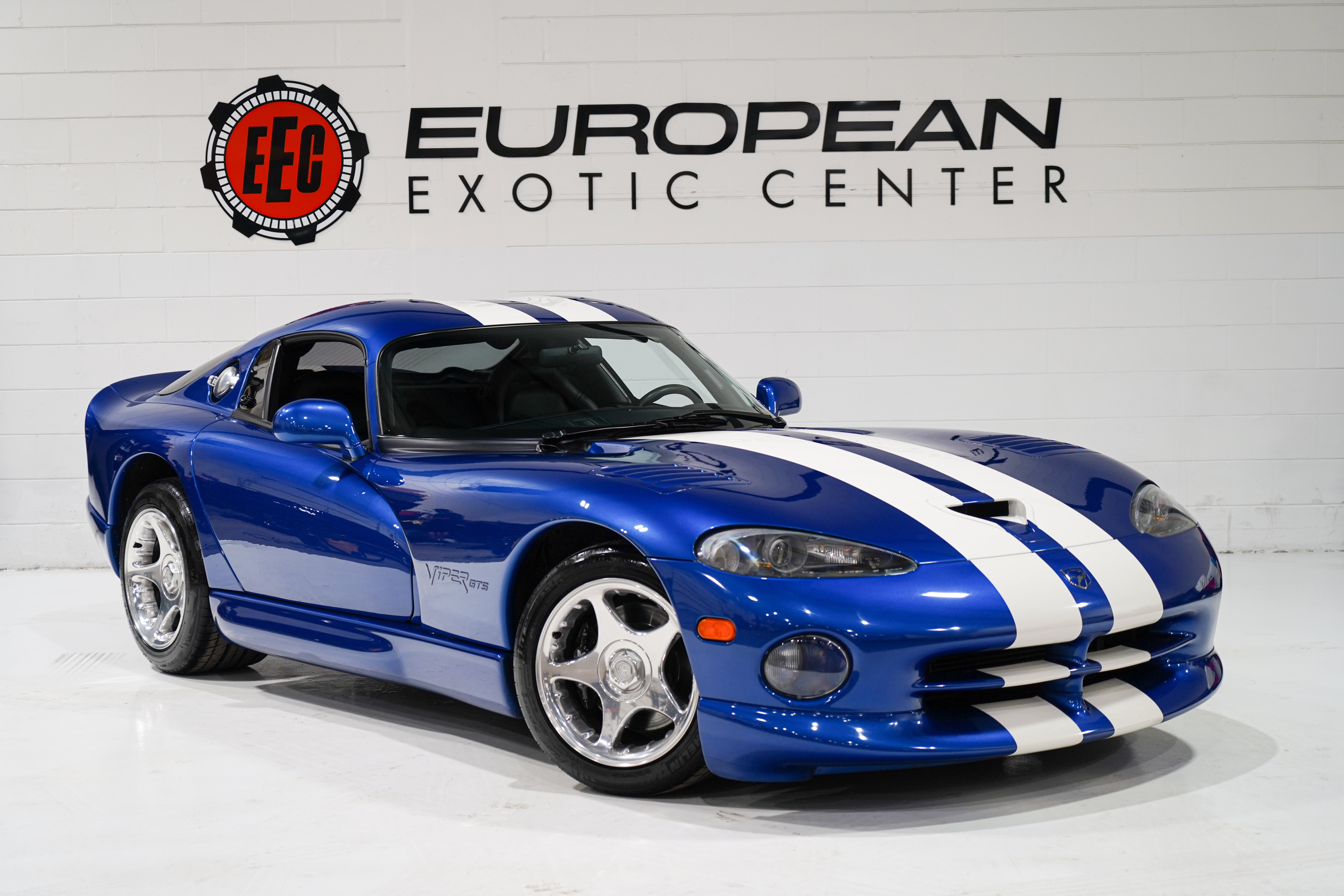 Used 1997 Dodge Viper GTS RWD image 1