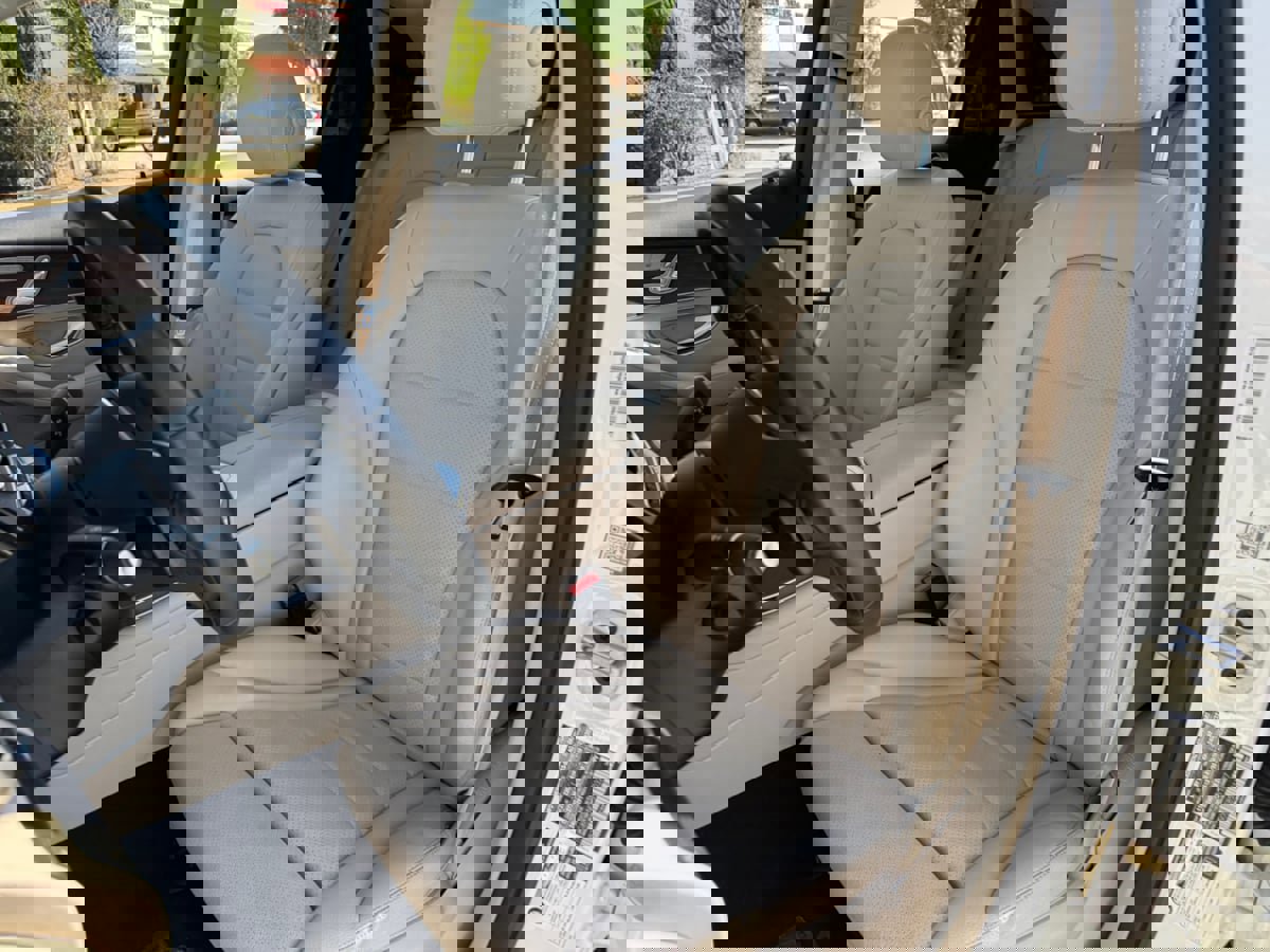 Used 2022 Mercedes-Benz GLC 300 4MATIC image 17