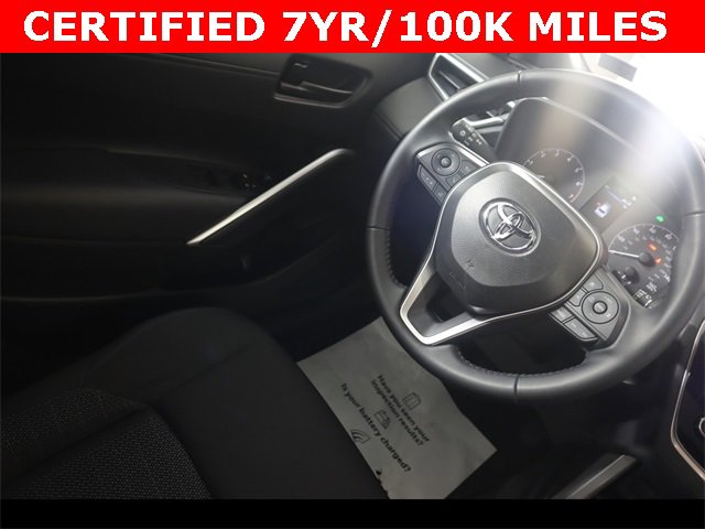 Used 2025 Toyota Corolla Cross AWD Hybrid w/ Moonroof Package image 16