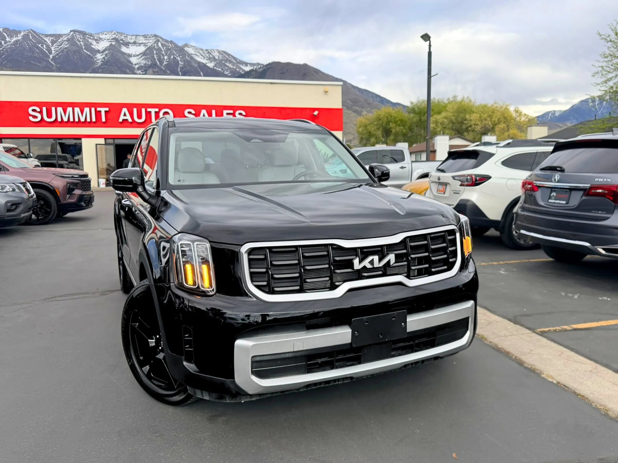 Used 2024 Kia Telluride S image 2