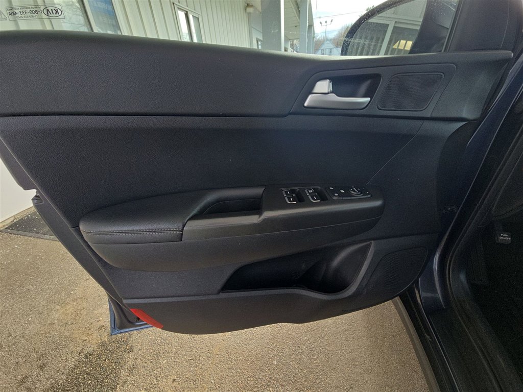 Used 2021 Kia Sportage LX image 19
