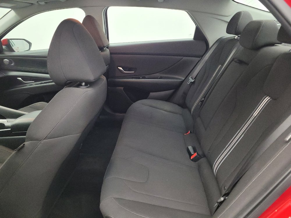 Used 2025 Hyundai Elantra SEL FWD image 18