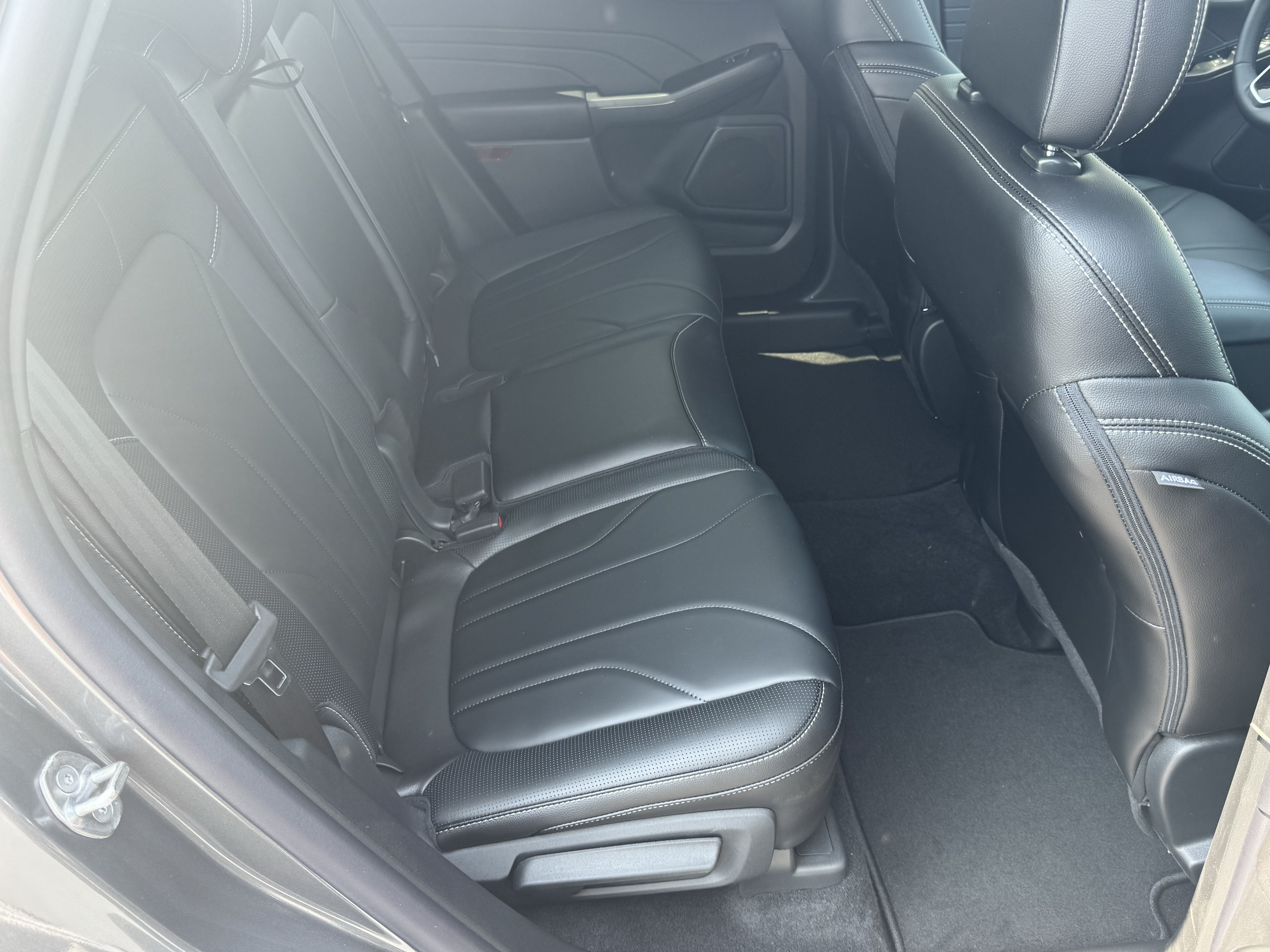 Used 2025 Ford Escape SE w/ PHEV Premium Package FWD image 23