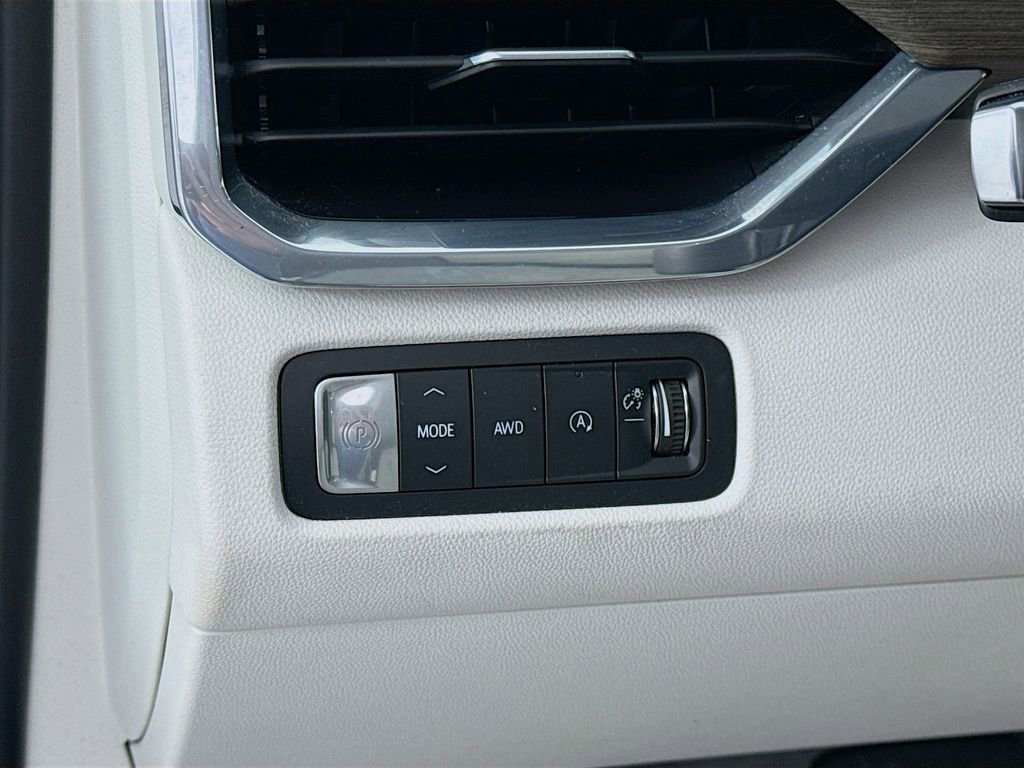 Used 2024 GMC Acadia Denali image 10