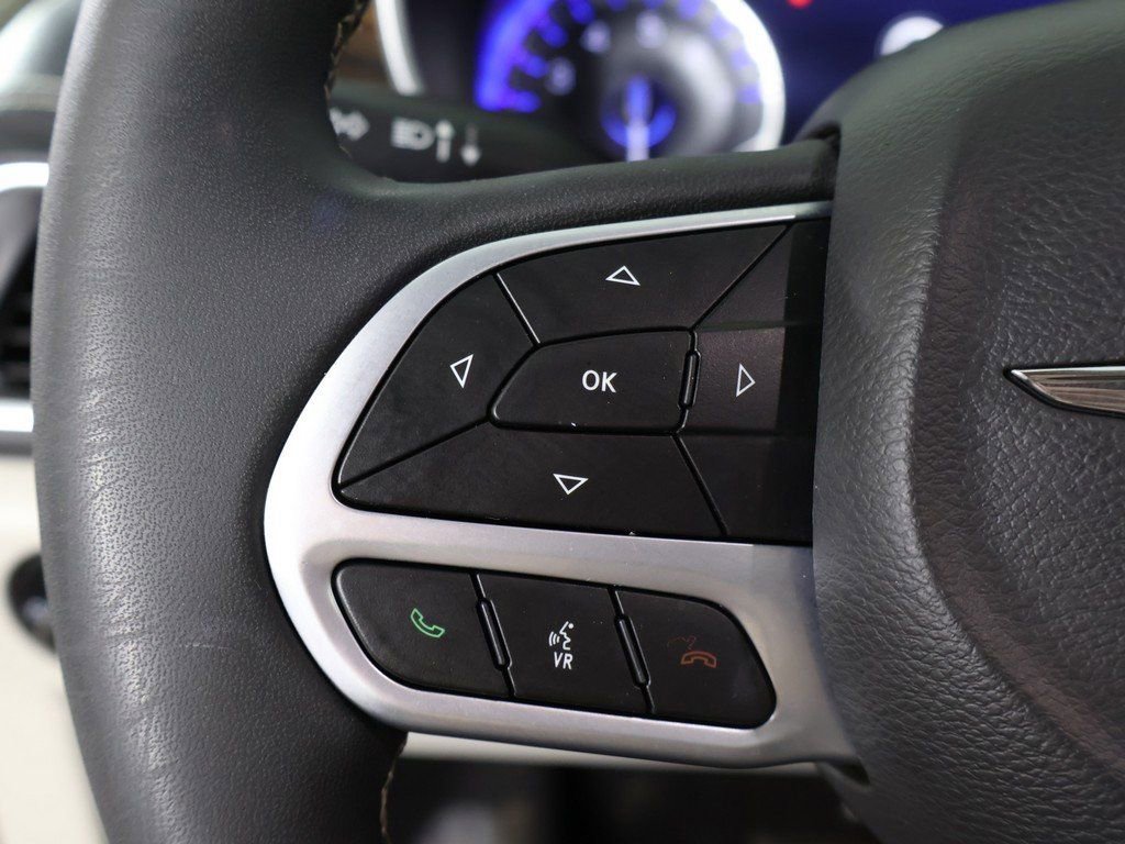 Used 2023 Chrysler Pacifica Limited image 50