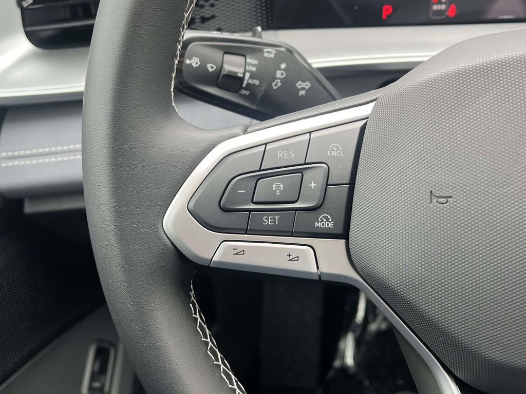 New 2026 Volkswagen Tiguan SE AWD/4WD image 17