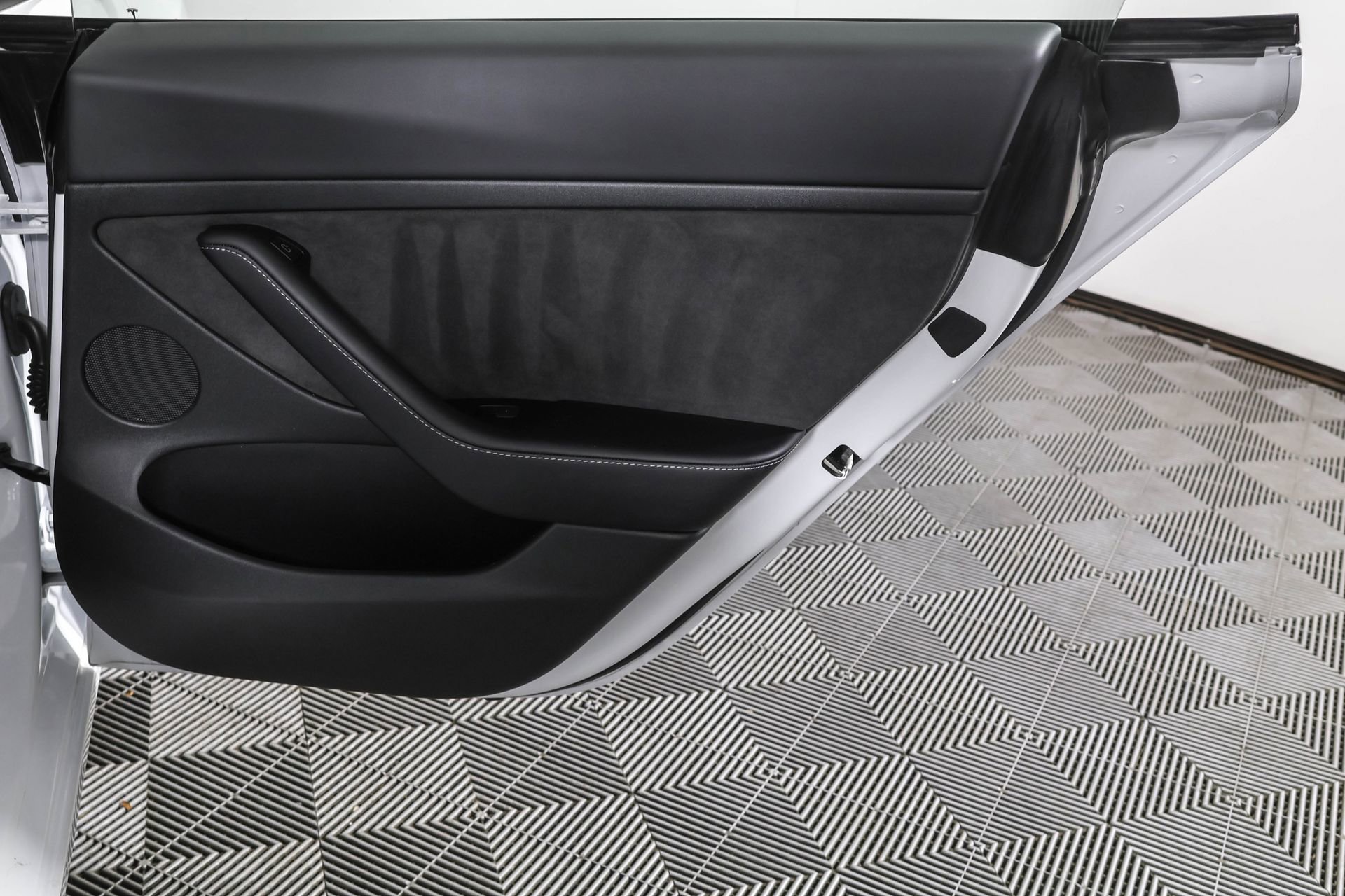 Used 2021 Tesla Model 3 Standard Range Plus image 41