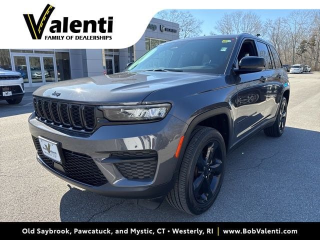 Used 2023 Jeep Grand Cherokee Altitude AWD/4WD image 1