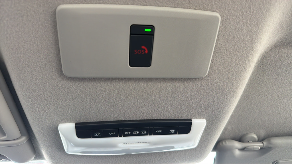 Certified 2024 Nissan Versa SR FWD image 21
