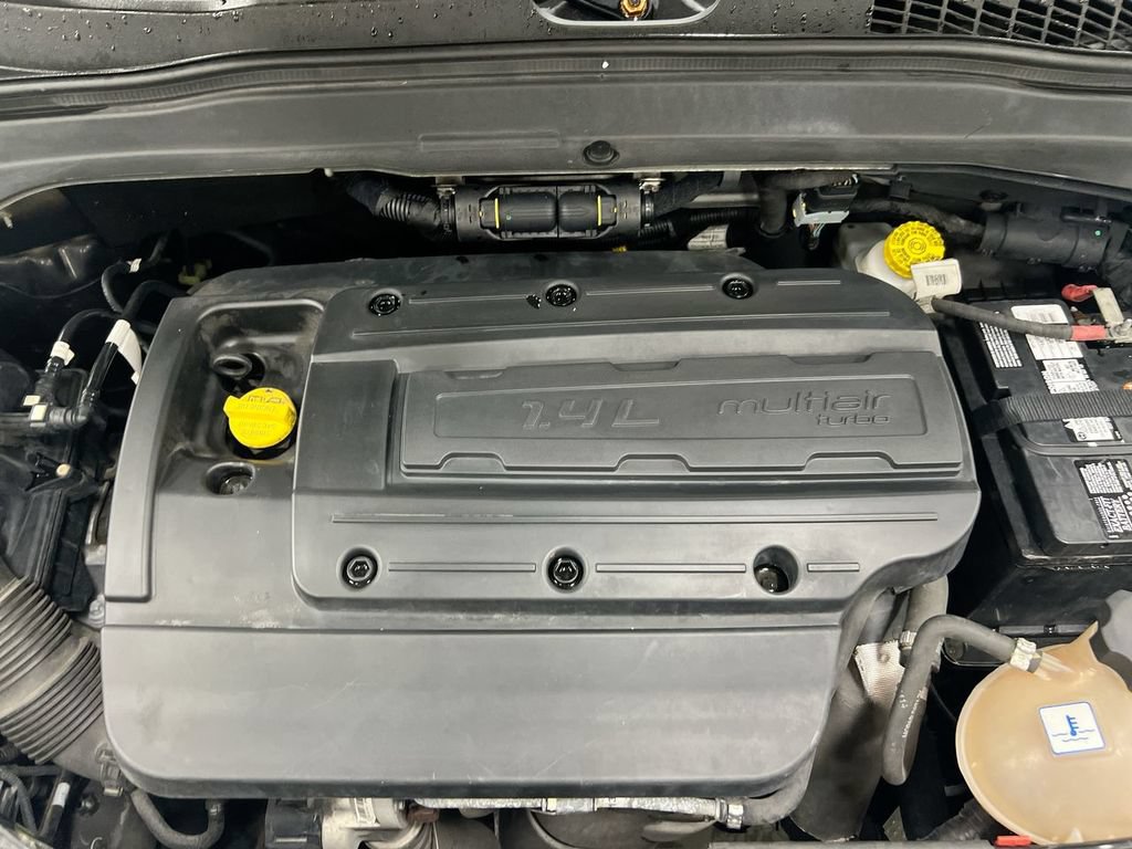 Used 2018 Jeep Renegade Altitude FWD image 24