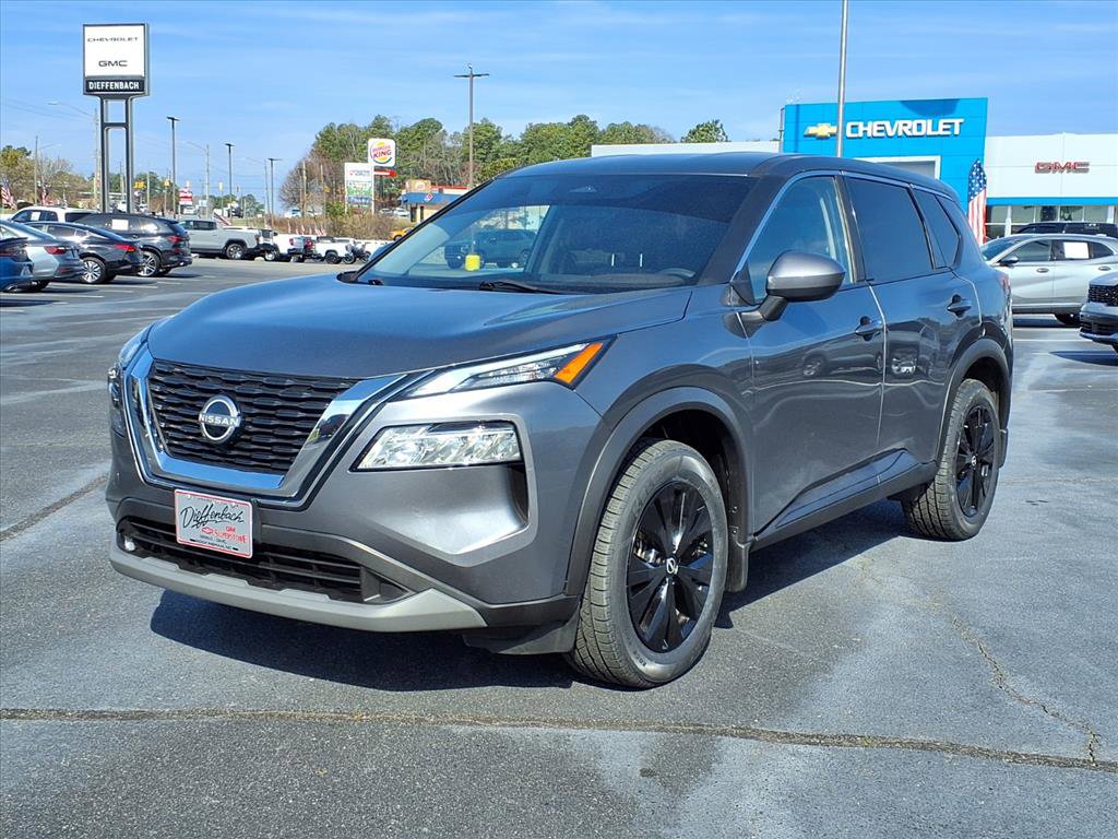 Used 2023 Nissan Rogue SV image 1