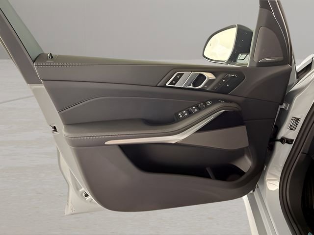 Certified 2026 BMW X7 xDrive40i w/ M Sport Package image 21