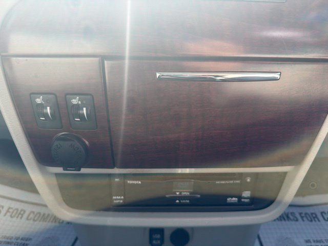 Used 2012 Toyota Sienna XLE w/ Entertainment Pkg FWD image 24