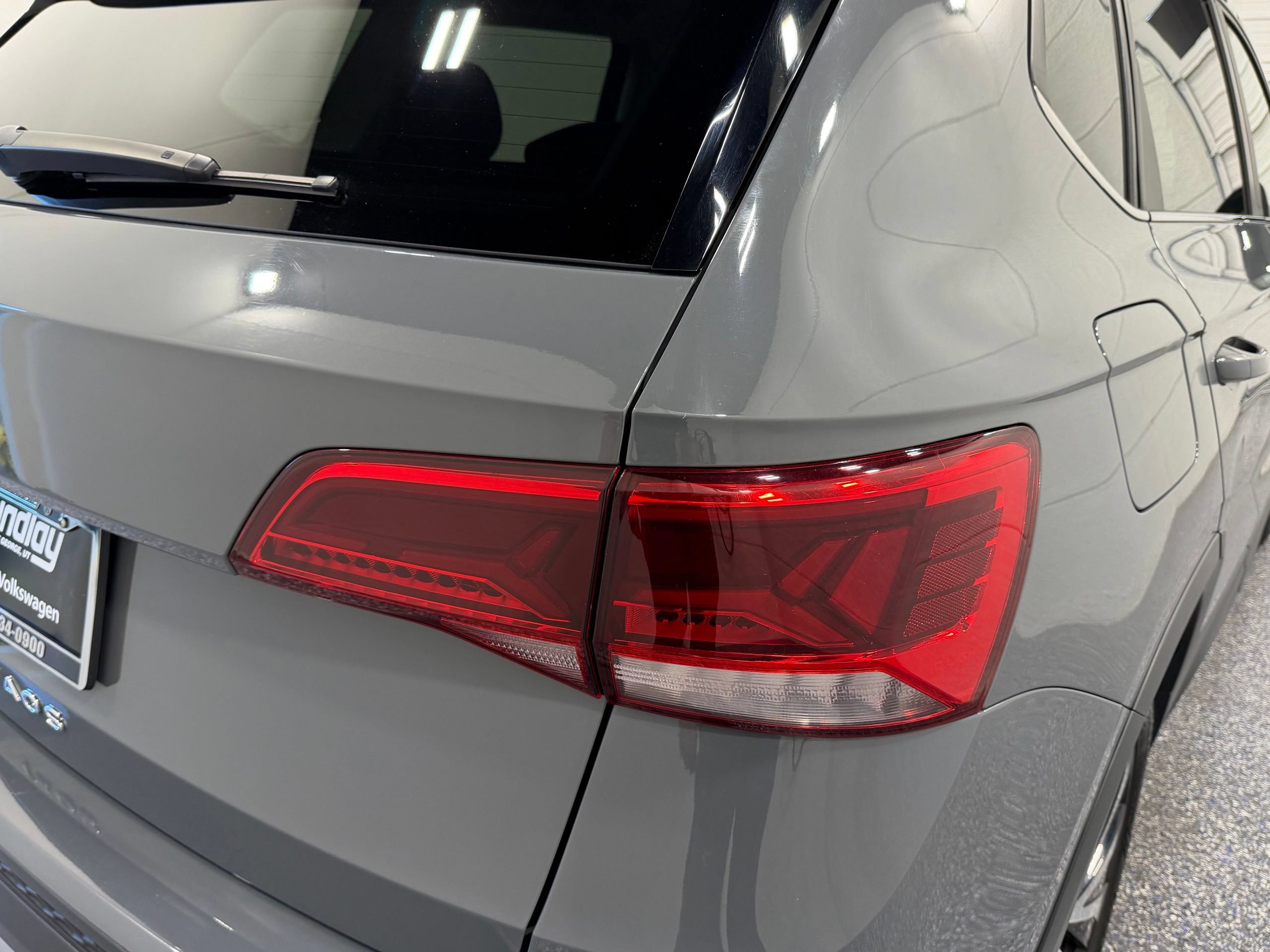 Used 2023 Volkswagen Taos SE w/ Panoramic Sunroof Package FWD image 17
