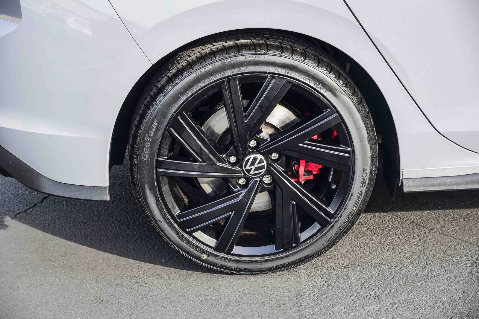 Used 2022 Volkswagen GTI SE image 9