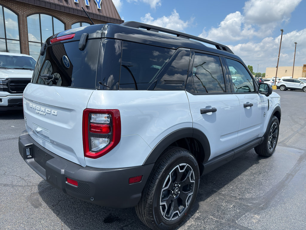New 2026 Ford Bronco Sport Outer Banks w/ Outer Banks Tech Package+ AWD/4WD image 8
