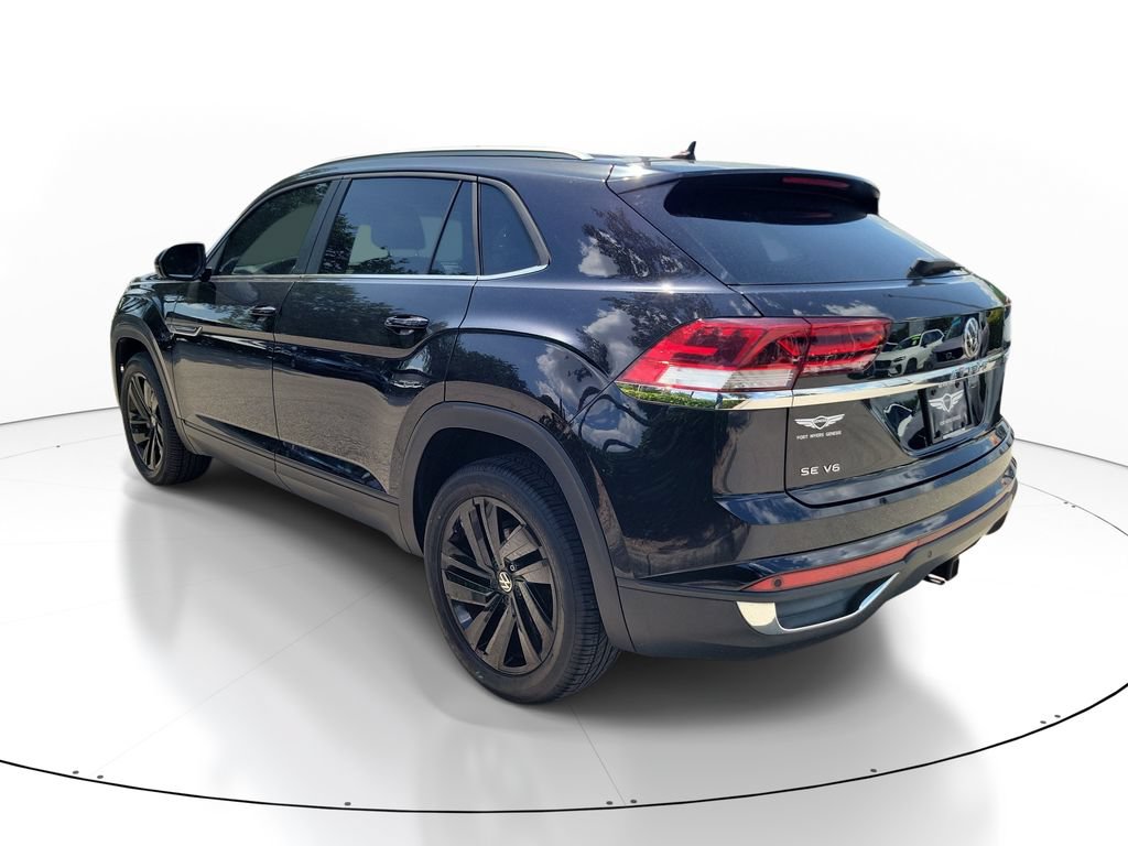 Used 2023 Volkswagen Atlas Cross Sport SE w/ Black Wheel Package FWD image 4