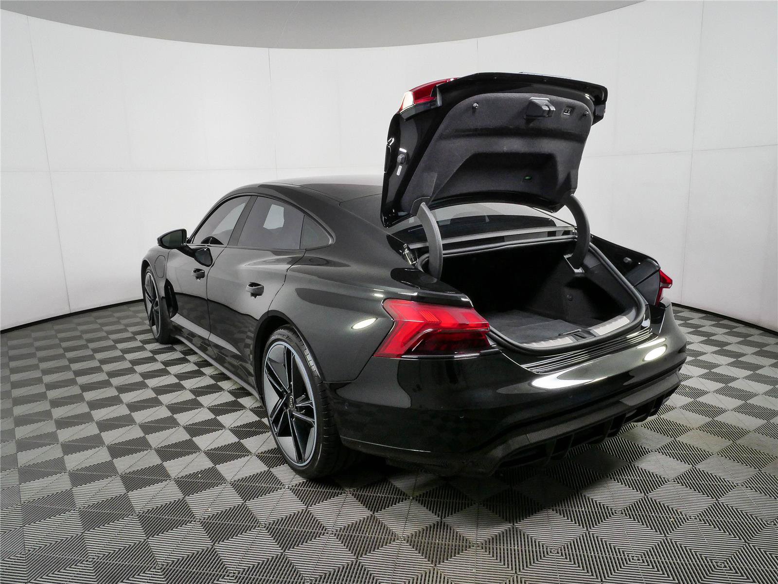 Used 2023 Audi RS e-tron GT w/ Ceramic Brake Package AWD/4WD image 34