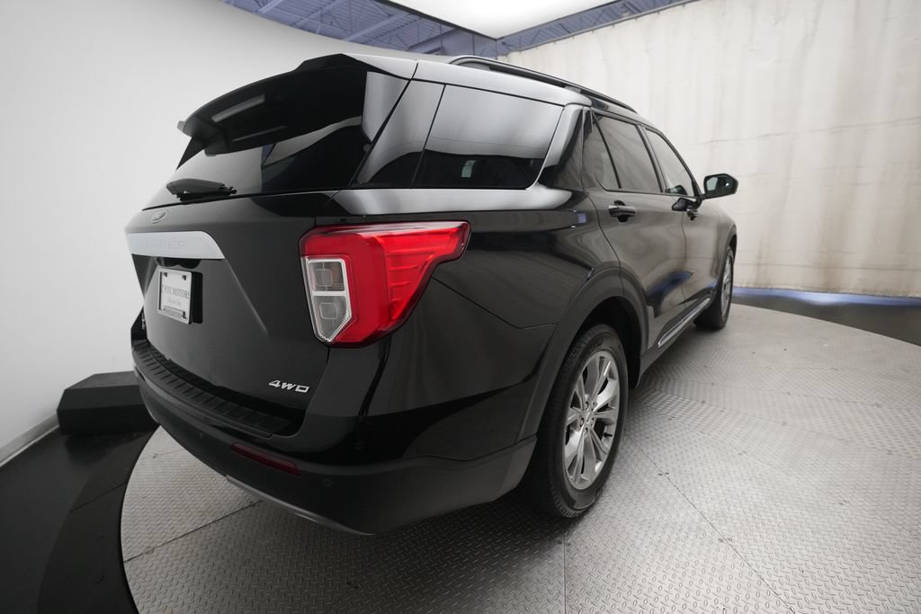 Used 2023 Ford Explorer XLT w/ Equipment Group 202A AWD/4WD image 13