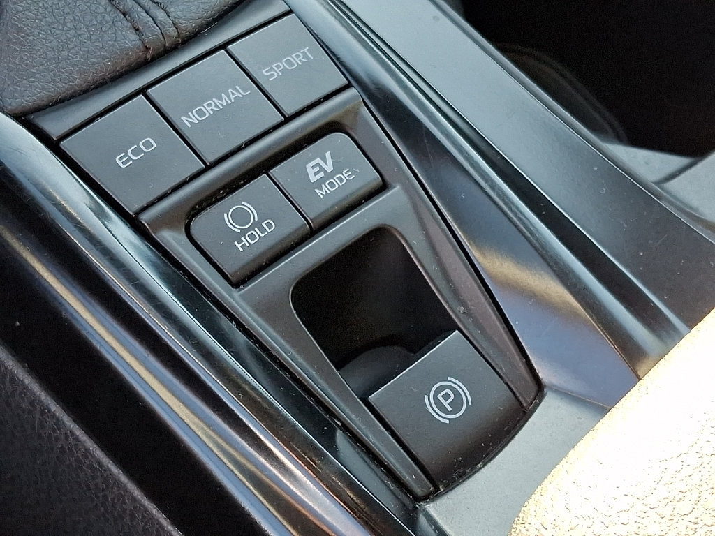 Certified 2025 Toyota Camry LE FWD image 28