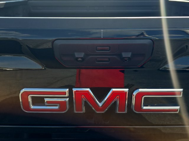 Used 2025 GMC Sierra 1500 SLT w/ SLT Premium Plus Package AWD/4WD image 14