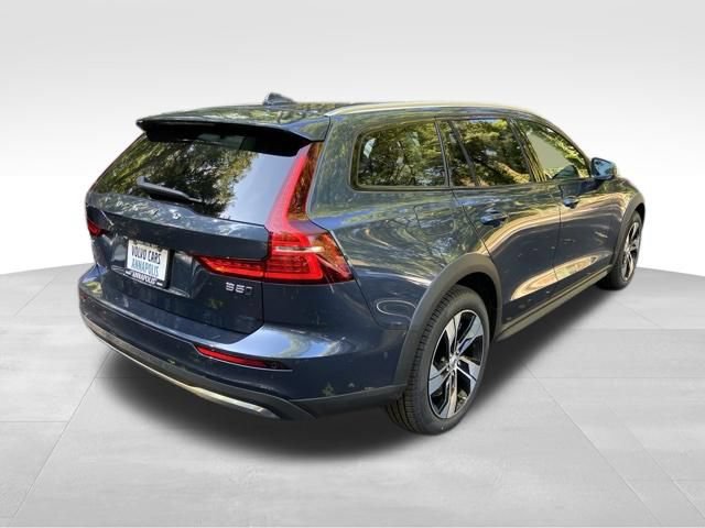 New 2026 Volvo V60 B5 Cross Country Plus w/ Climate Package AWD/4WD image 7