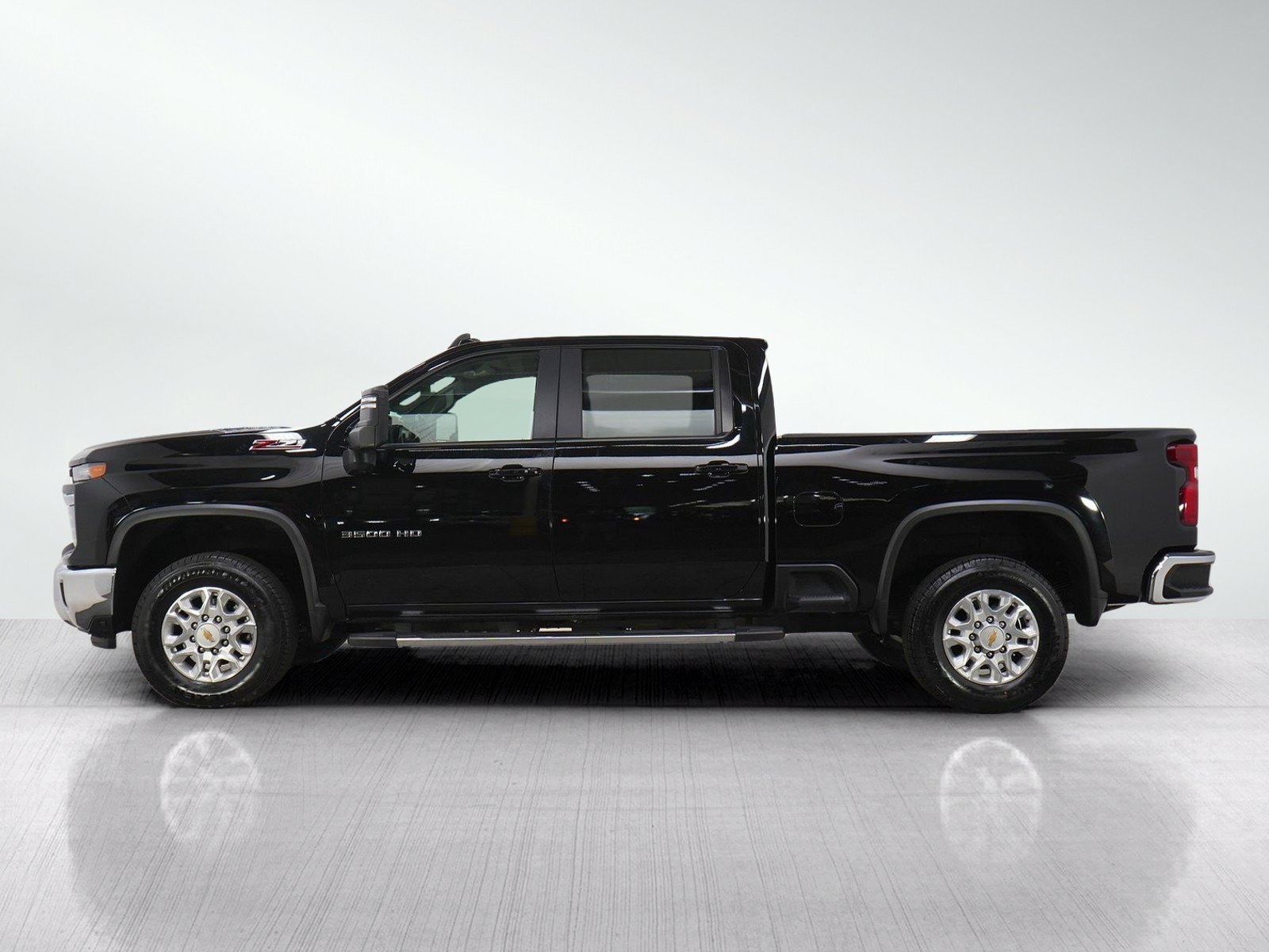 Used 2024 Chevrolet Silverado 3500 LT w/ Safety Package AWD/4WD image 2