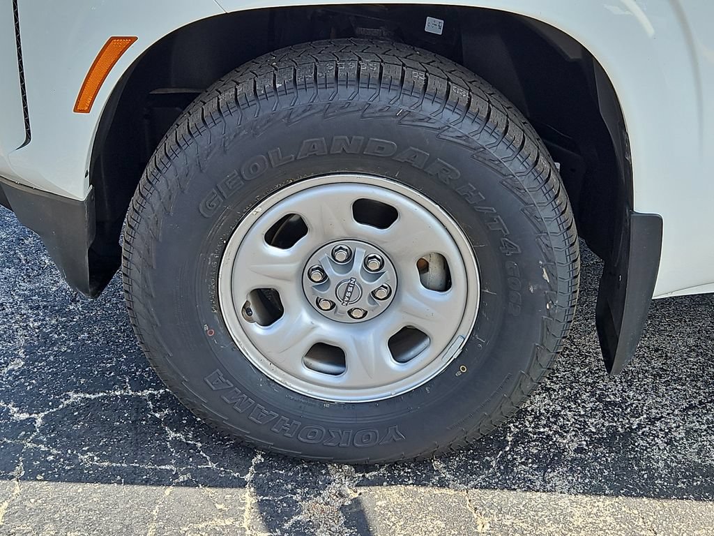 Used 2024 Nissan Frontier S RWD image 14