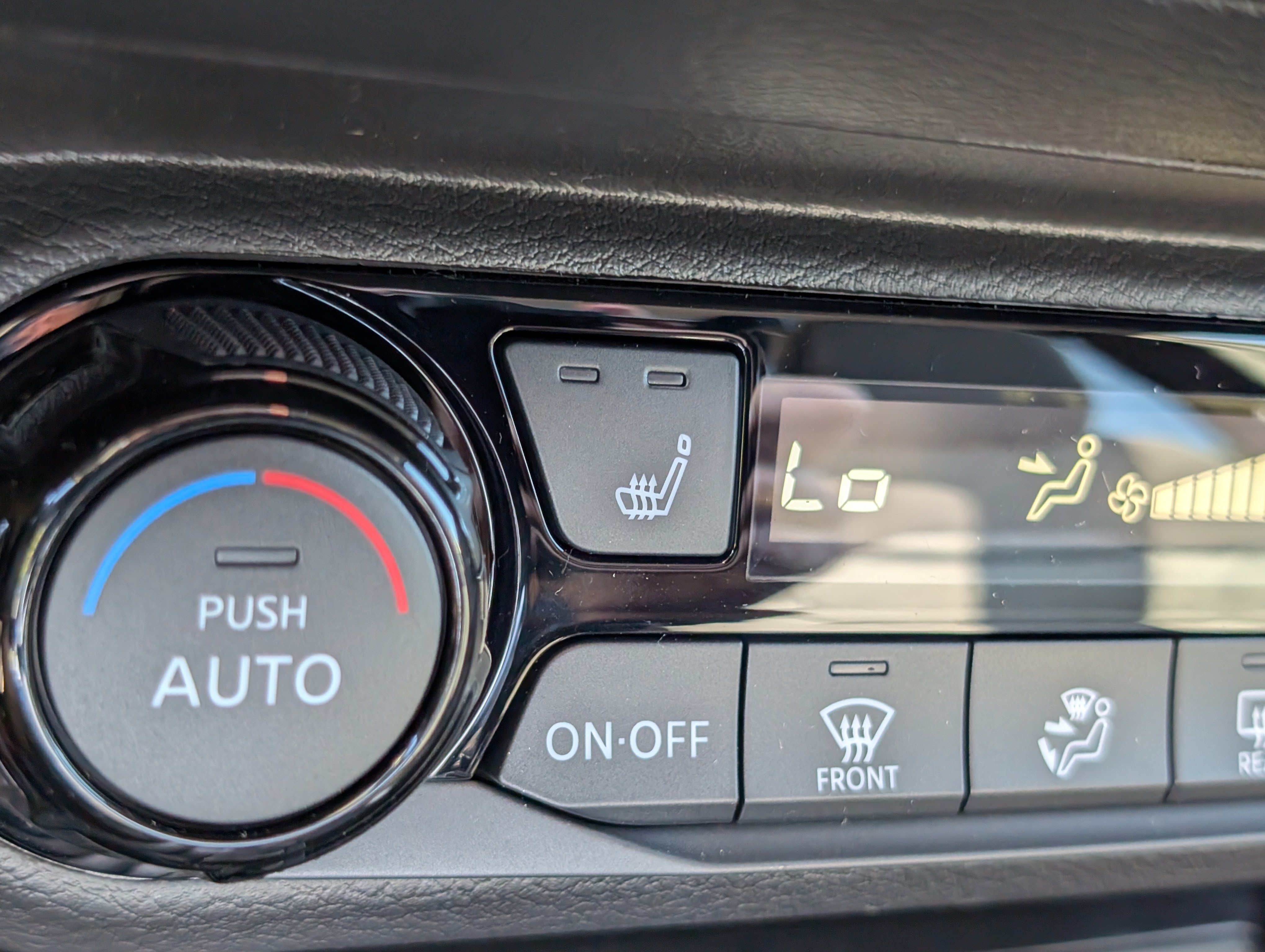 New 2027 Nissan Kicks SV AWD/4WD image 19