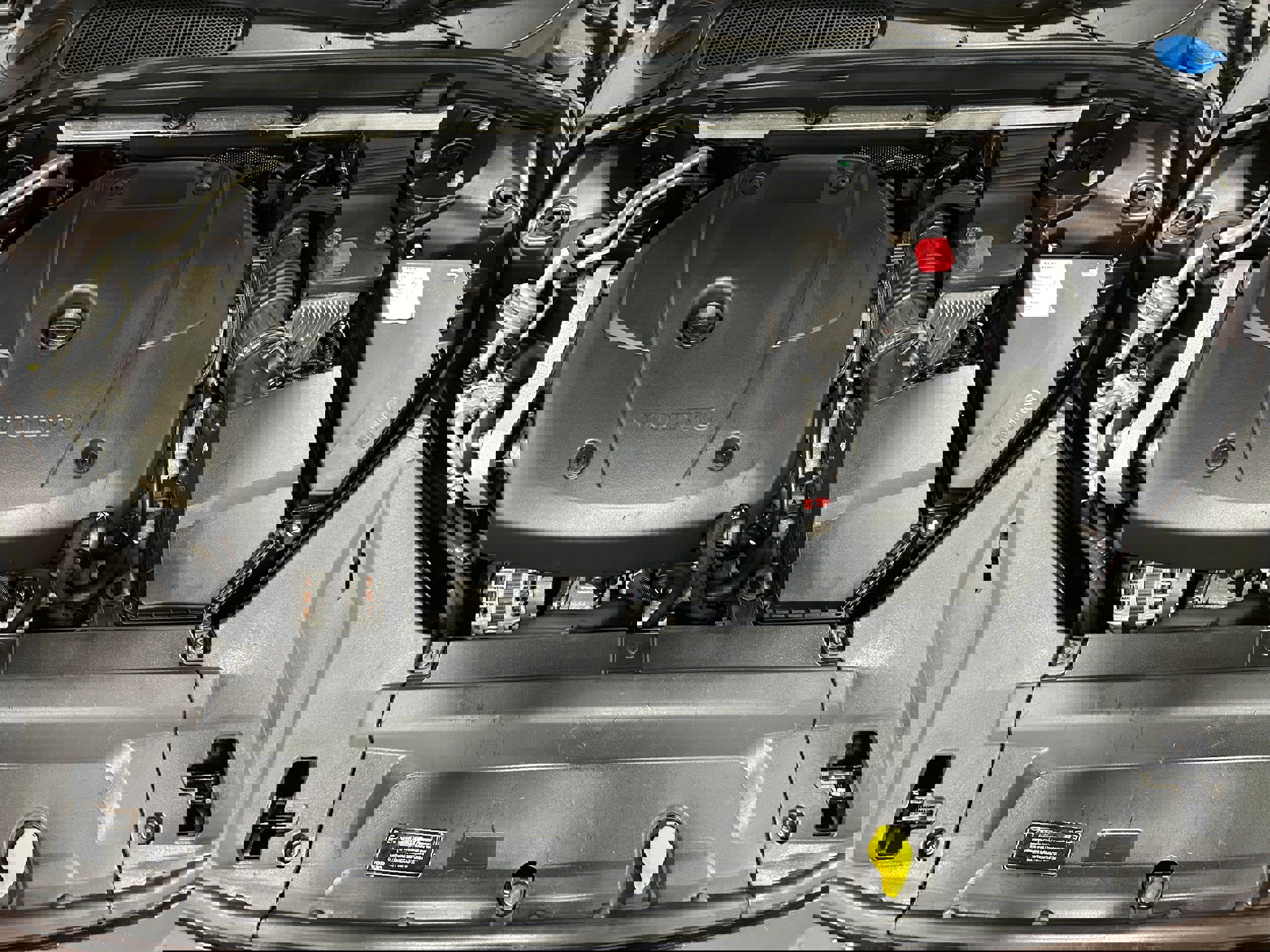 Used 2017 Volvo V90 T6 Cross Country image 17