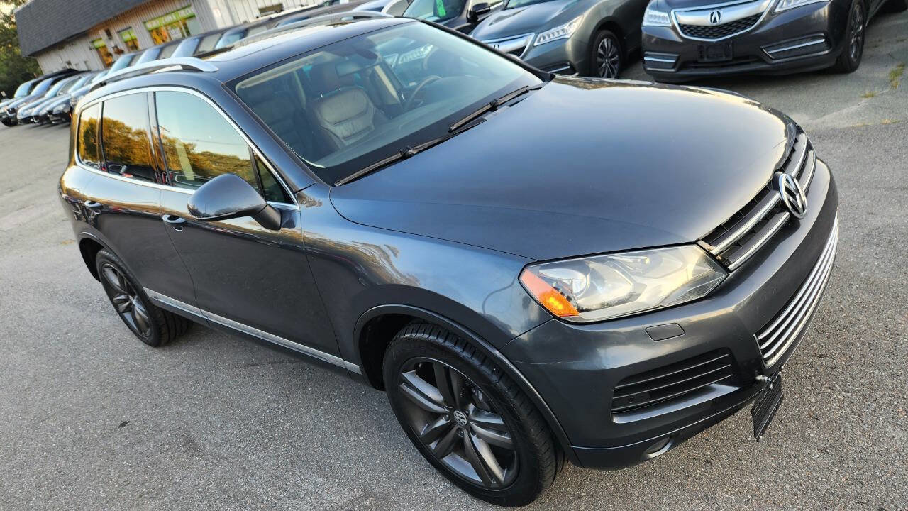 Used 2012 Volkswagen Touareg Executive image 19