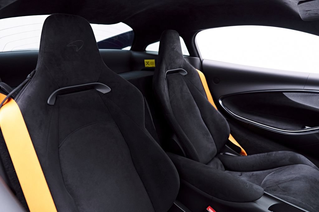 Used 2026 McLaren Artura RWD image 58