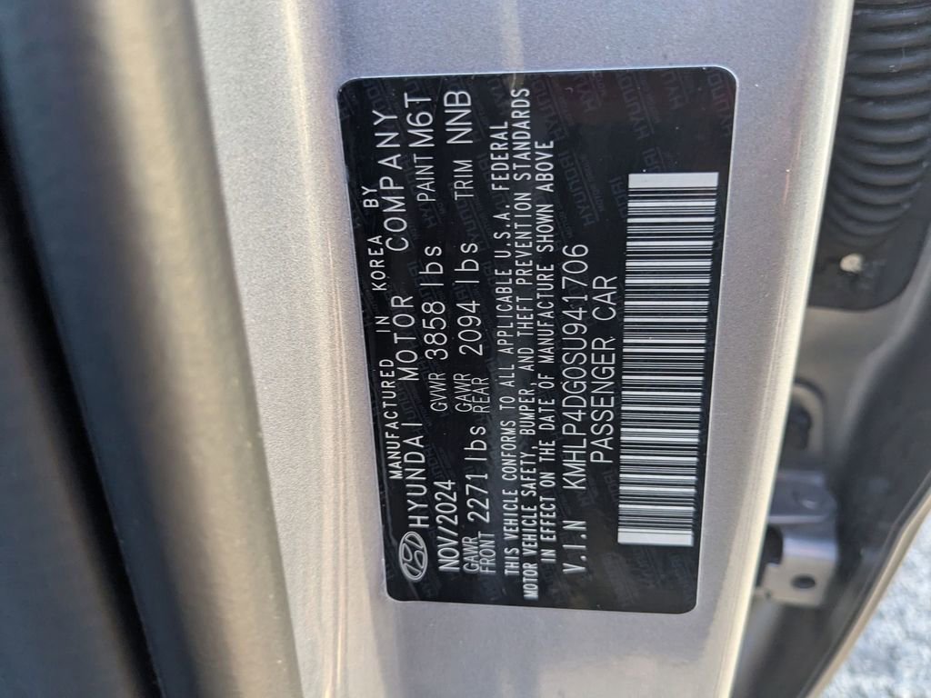 Used 2025 Hyundai Elantra Limited image 35