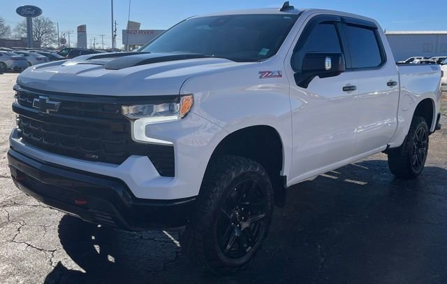 Used 2025 Chevrolet Silverado 1500 LT Trail Boss w/ Convenience Package II image 4