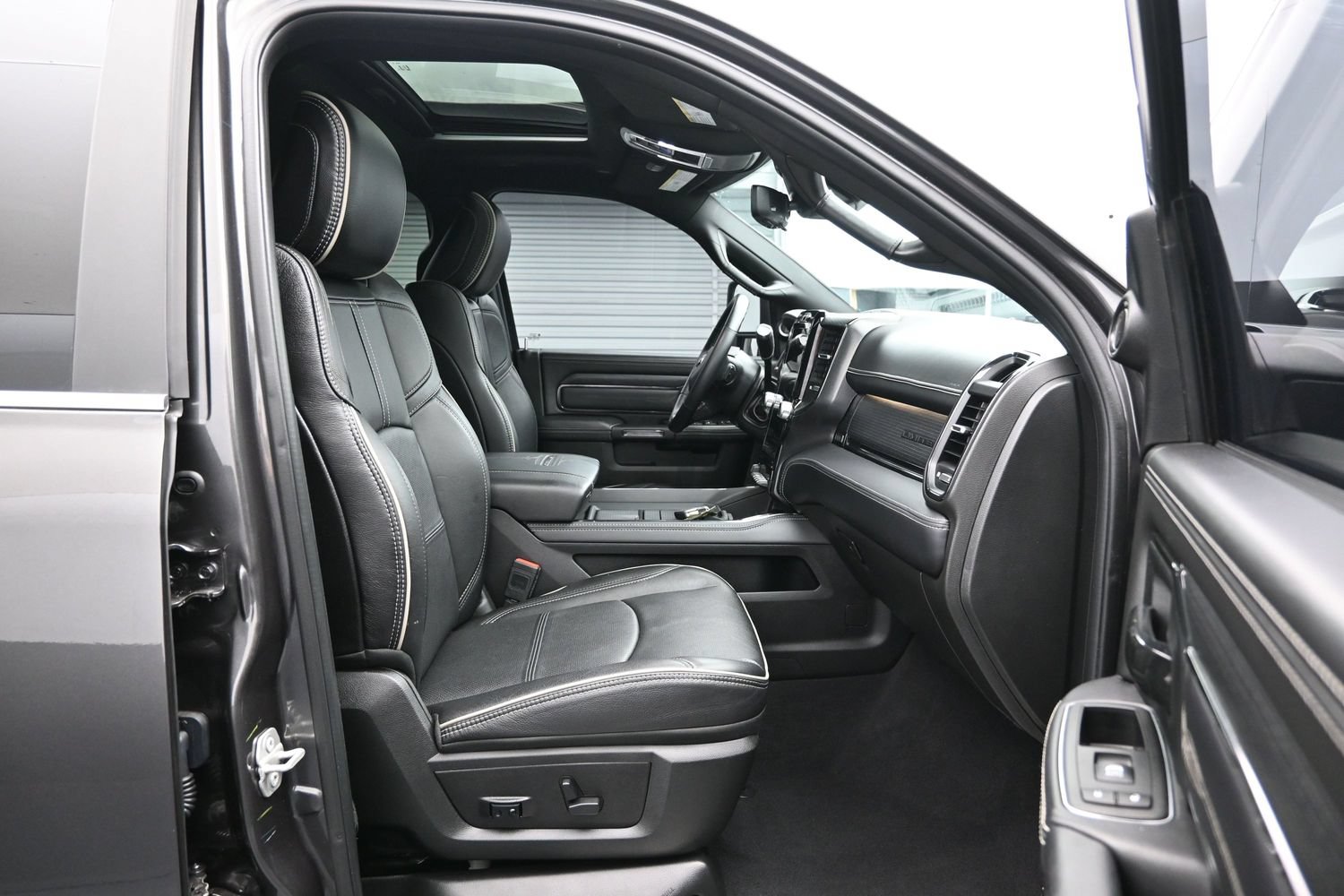 Used 2024 RAM 2500 Limited AWD/4WD image 13