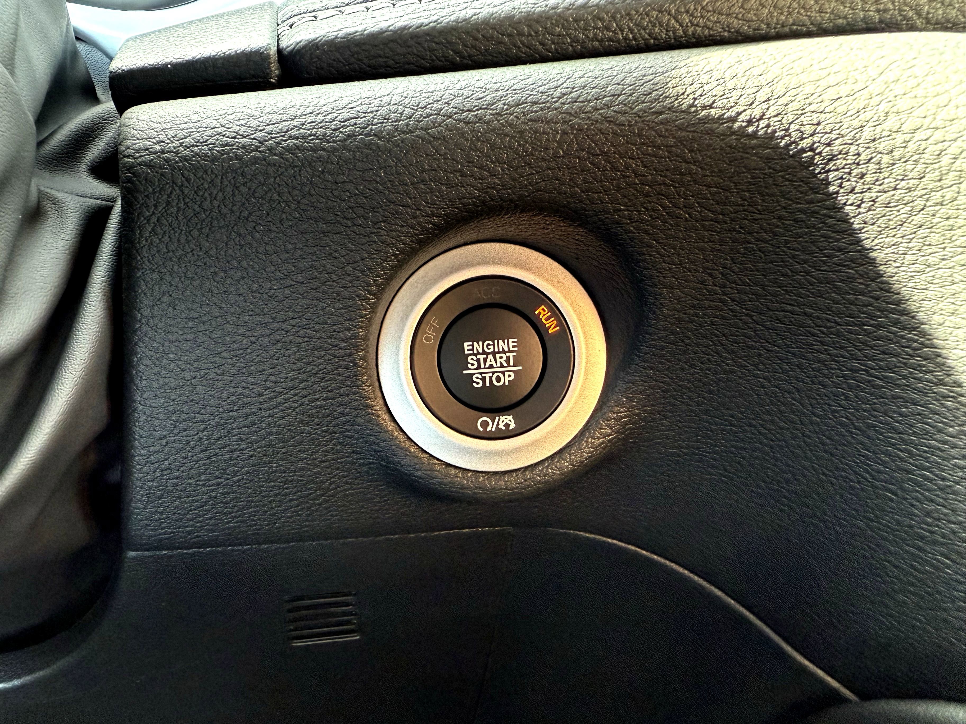 New 2026 Chrysler Pacifica Limited image 31