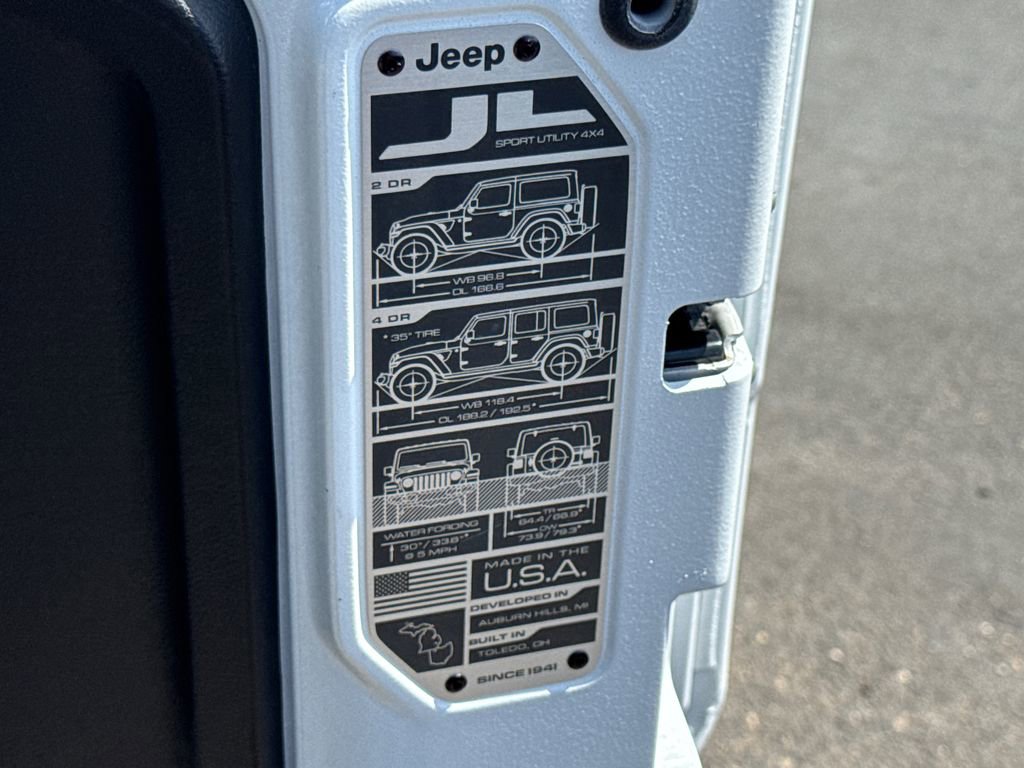 Certified 2023 Jeep Wrangler Unlimited AWD/4WD image 14
