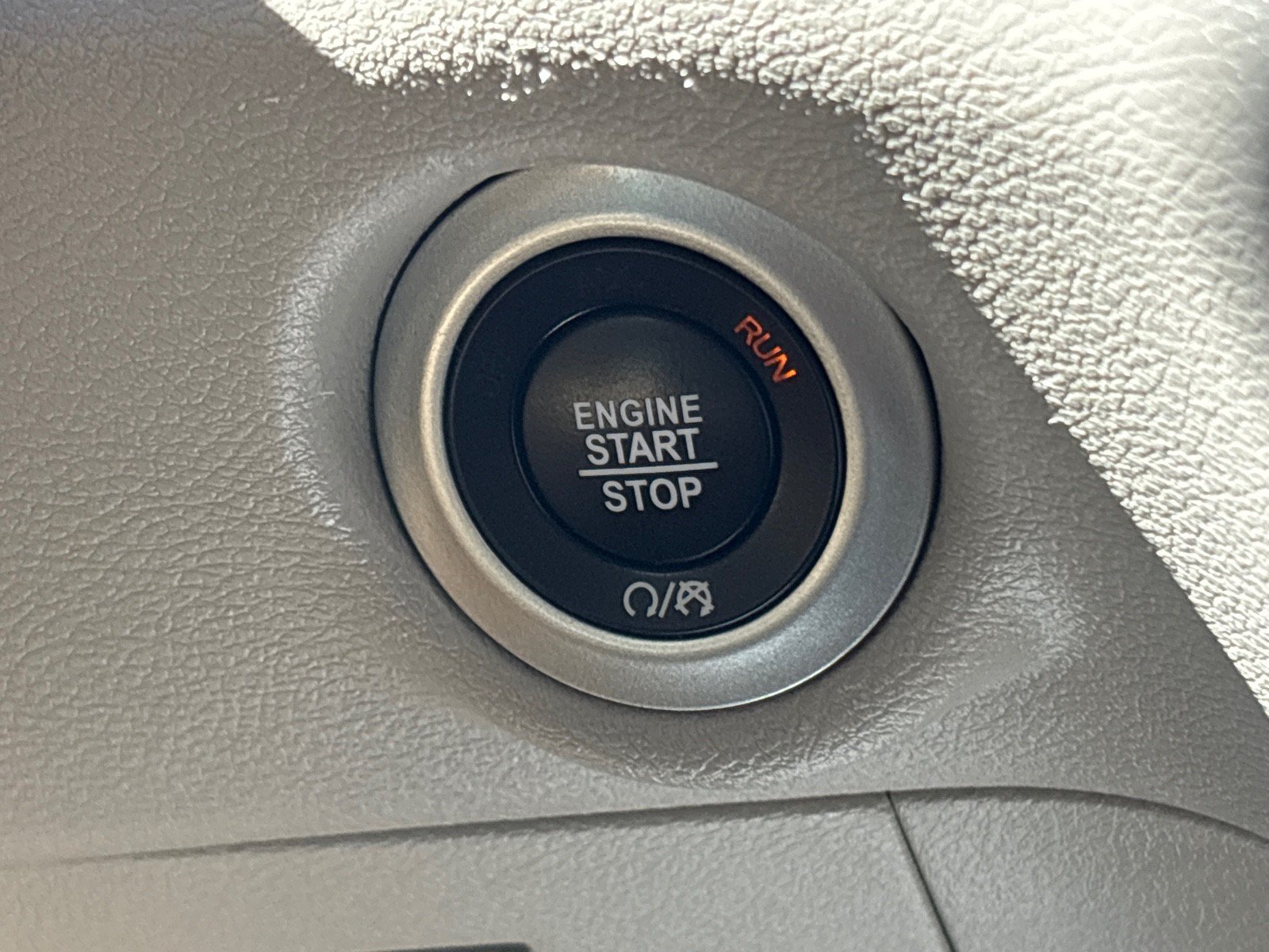 Used 2024 Chrysler Pacifica Touring-L FWD image 19