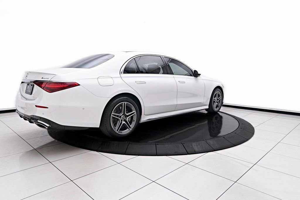Used 2024 Mercedes-Benz S 580e 4MATIC Sedan image 12