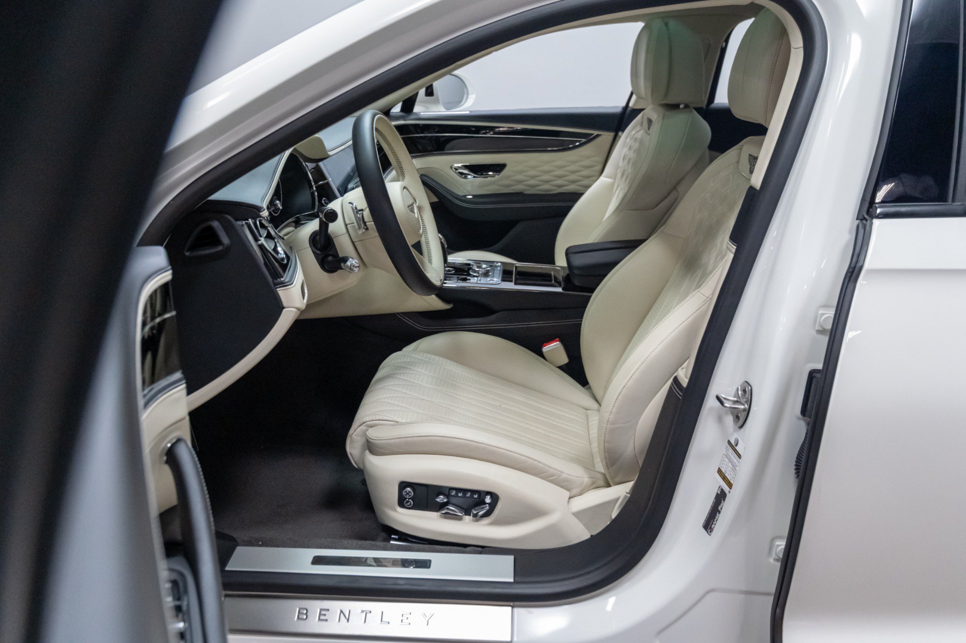Used 2021 Bentley Flying Spur W12 AWD/4WD image 7