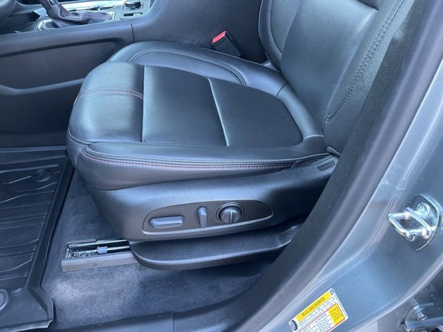 Used 2023 Chevrolet Traverse RS image 13