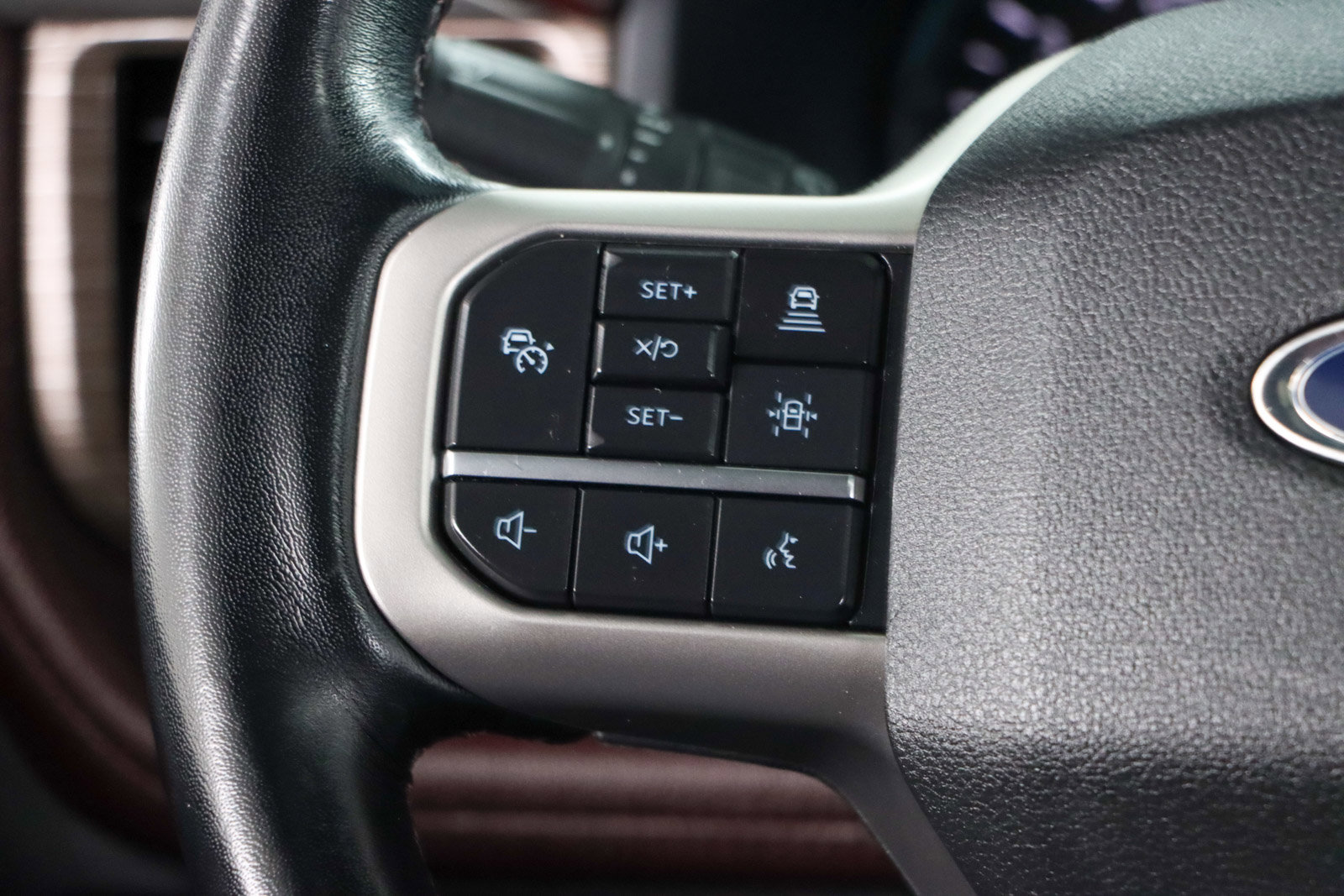 Used 2023 Ford Expedition Limited image 14