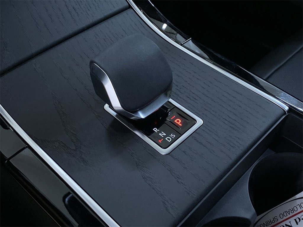 Used 2025 Land Rover Range Rover Velar Dynamic SE image 23