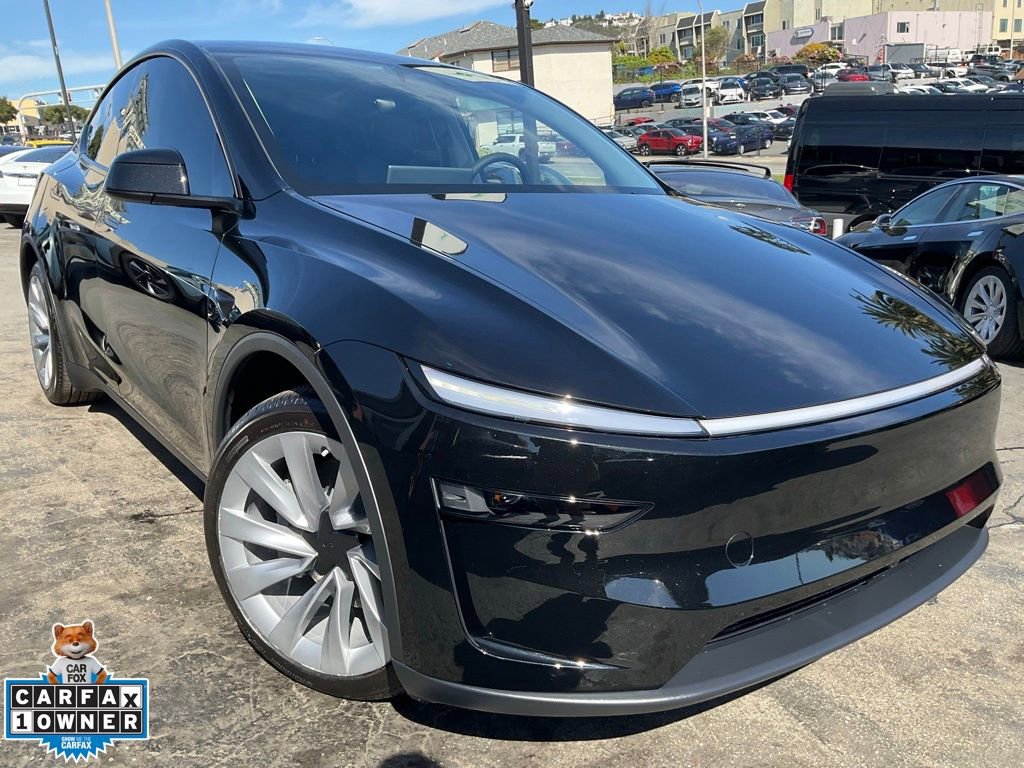 Used 2026 Tesla Model Y AWD image 1