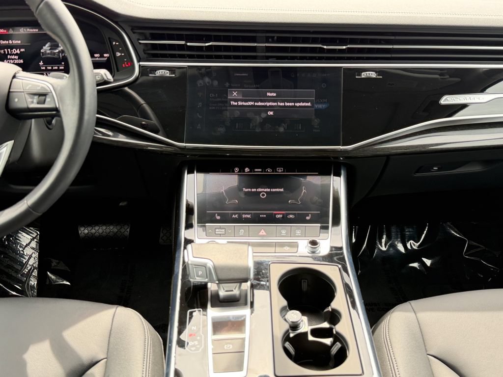 Used 2023 Audi Q7 2.0T Premium Plus w/ Premium Plus Package AWD/4WD image 11