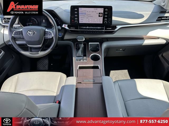 Used 2022 Toyota Sienna XLE w/ XLE Plus Package FWD image 16