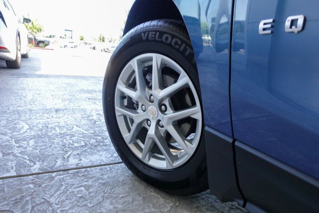 Used 2024 Chevrolet Equinox LT image 10