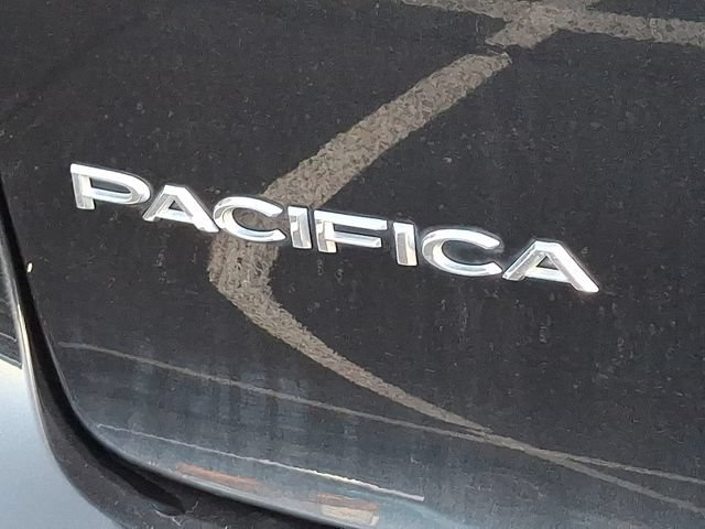 Used 2024 Chrysler Pacifica Limited FWD image 9